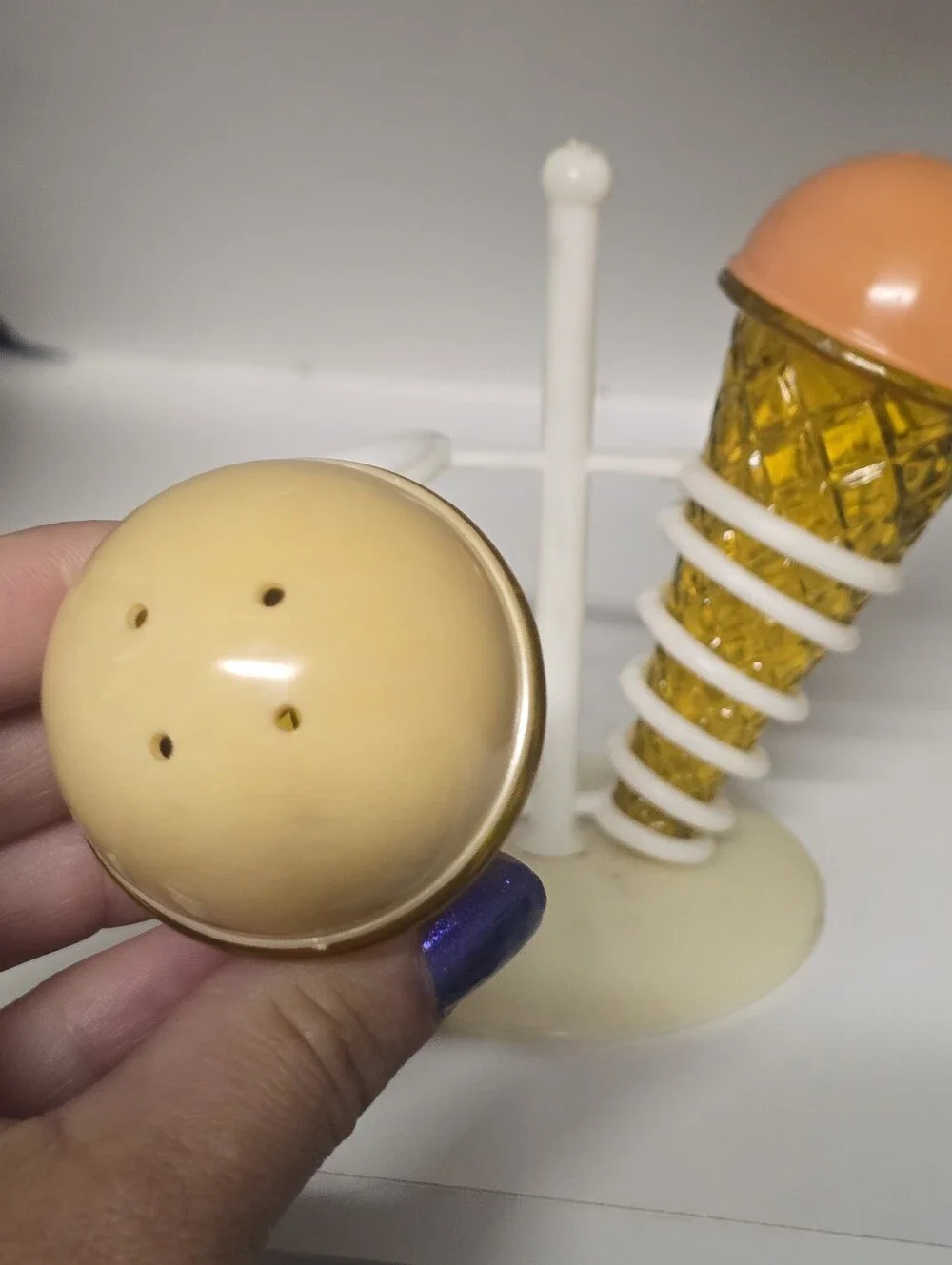 Vintage Novelty Ice Cream Cone Salt And Pepper Shakers